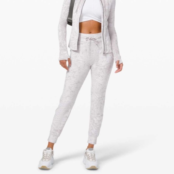 Lululemon Ready To Crush Jogger Chrome - Picture 1 of 8